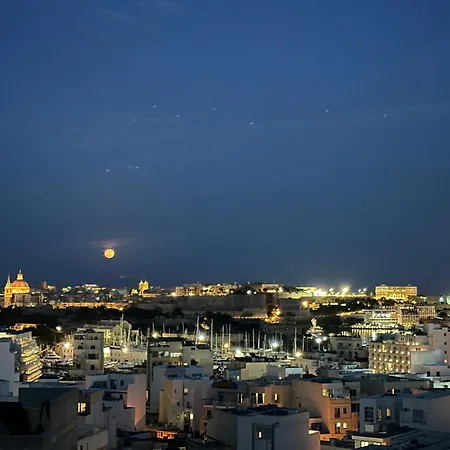 Apartment Luxury Penthouse In