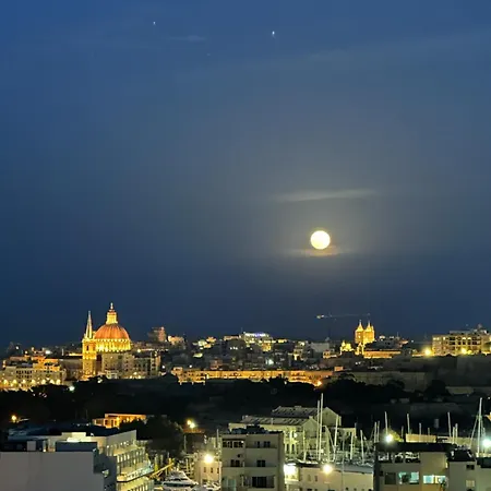 Apartment Luxury Penthouse In