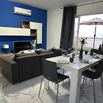 Luxury Penthouse In Apartment *